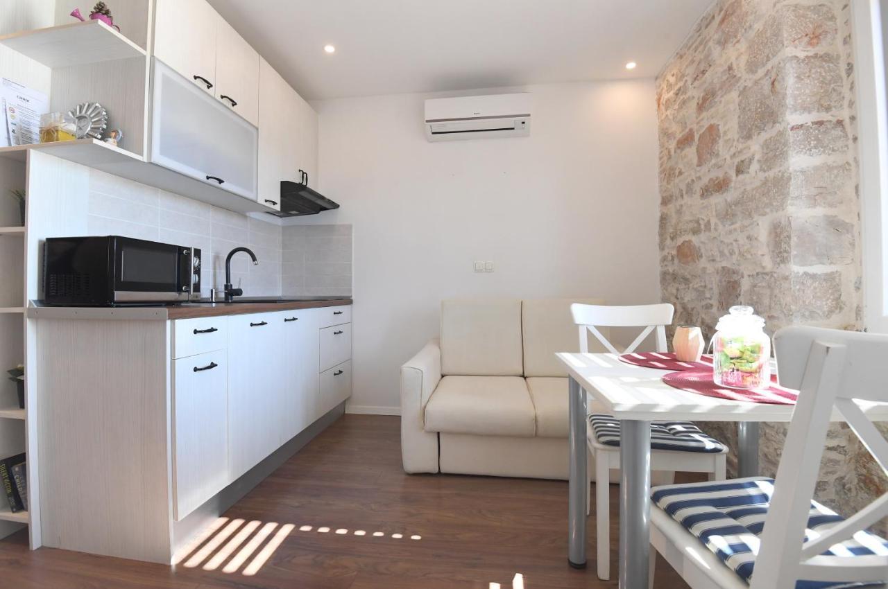 Imperium Central Apartments Zara Esterno foto