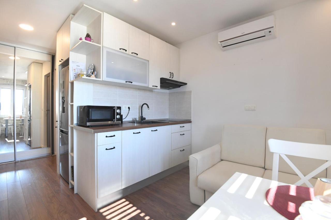 Imperium Central Apartments Zara Esterno foto