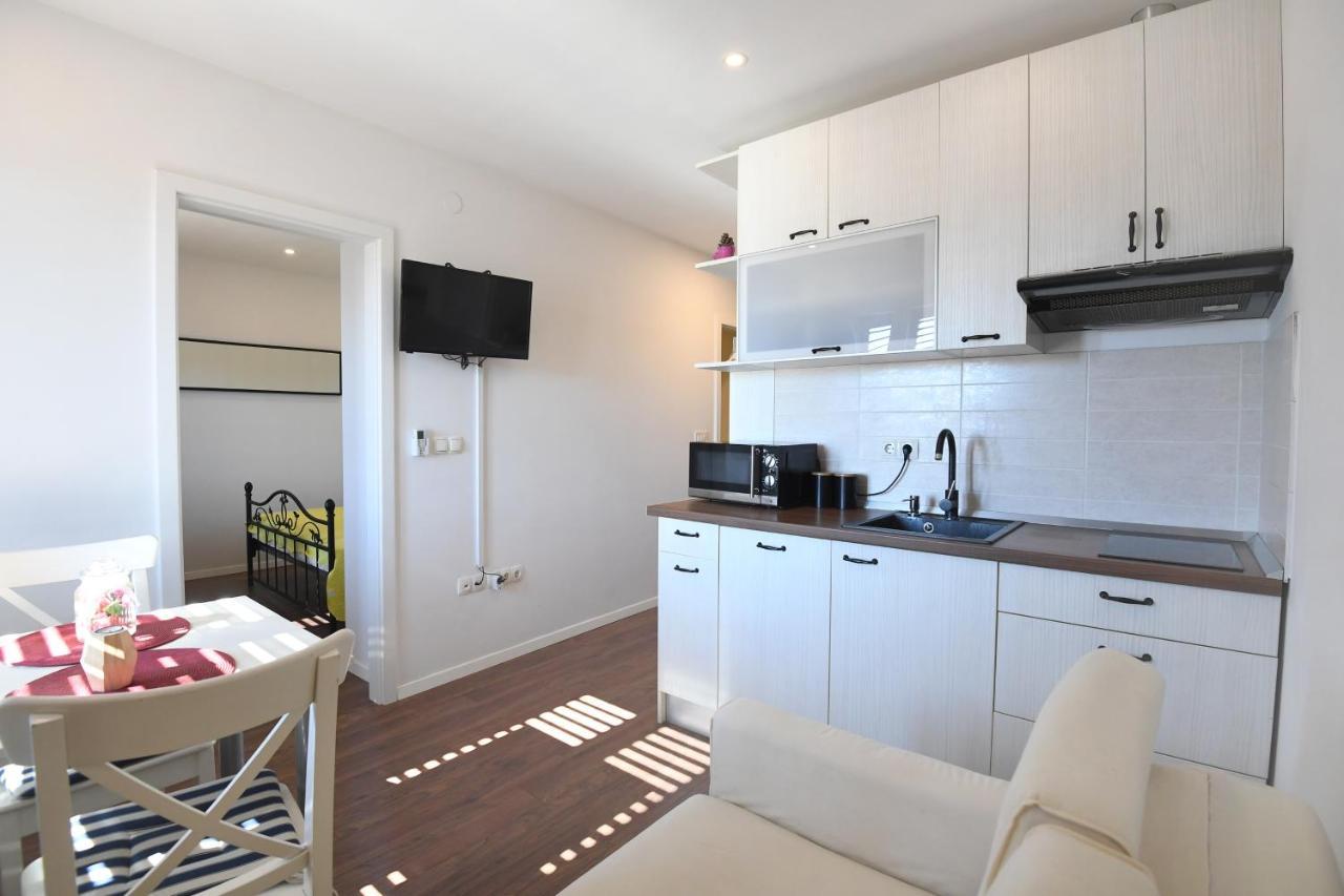 Imperium Central Apartments Zara Esterno foto